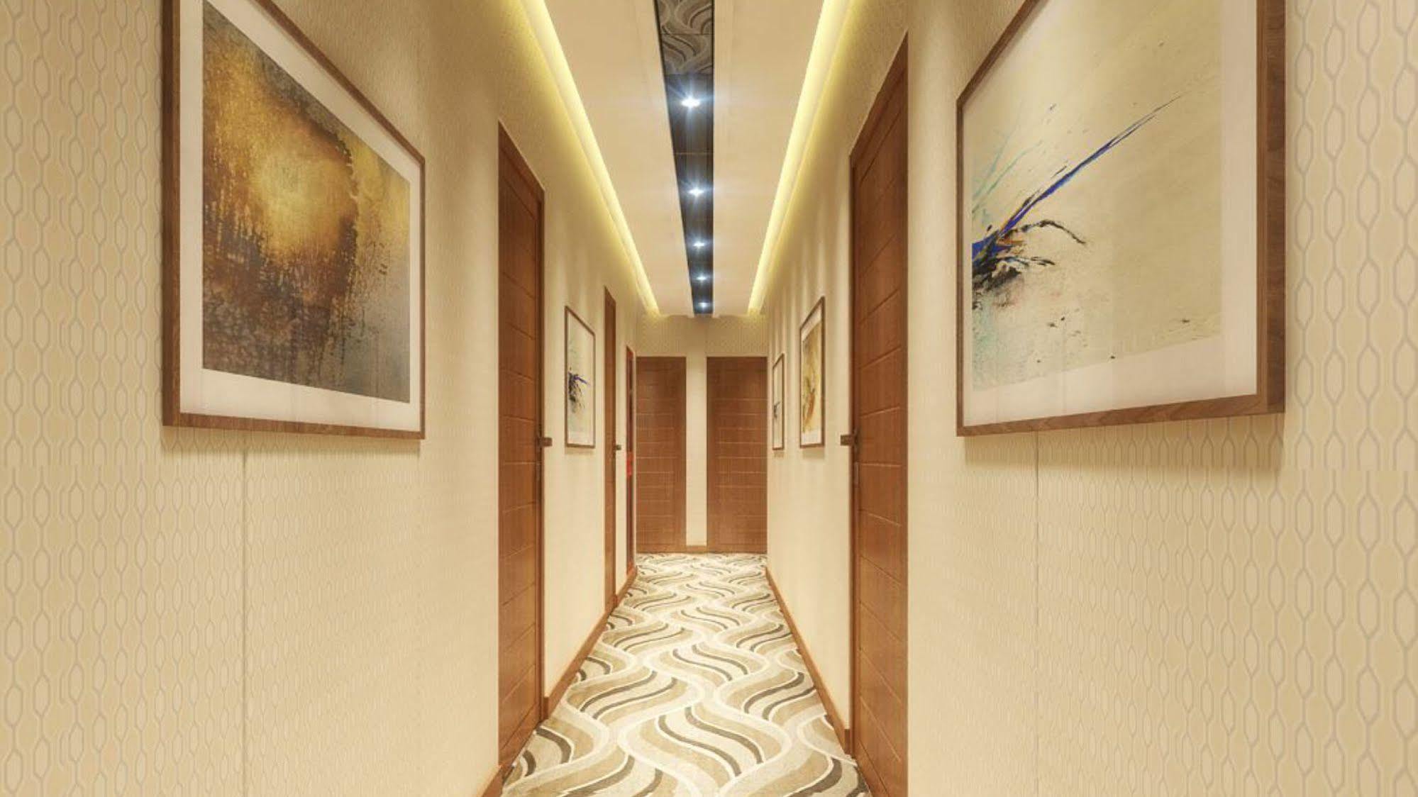 Hotel Grand Ffour Neu-Delhi Exterior foto